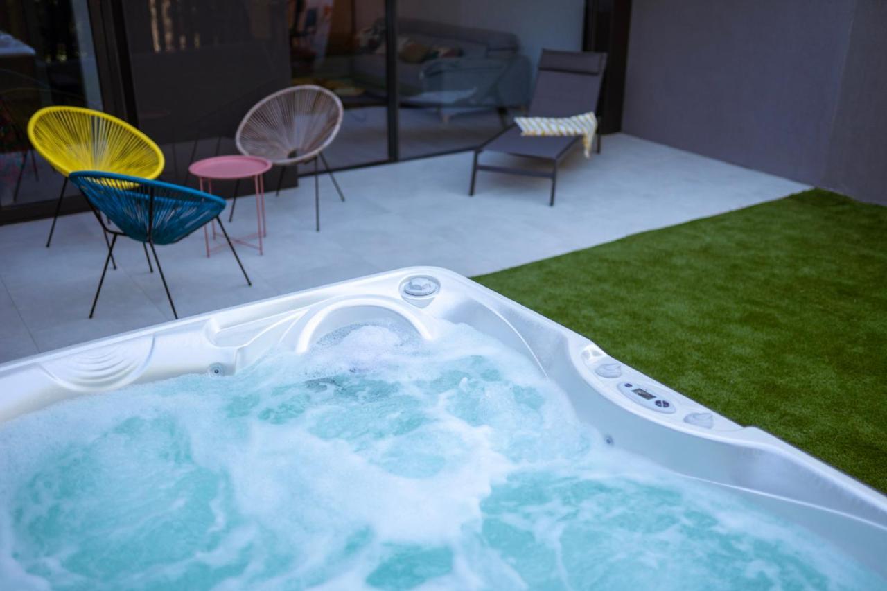 Casa De Nero - Premium House With Jacuzzi Next To Golf Course Villa Caleta De Velez Exteriör bild
